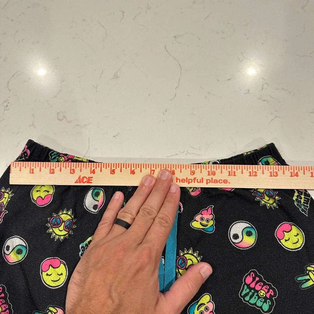 Justice Girls Sleep Shorts Black Emoji Peace Yin Yang Print Size 16/18 XL